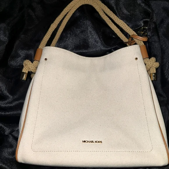 Michael Kors purse - Picture 1 of 5